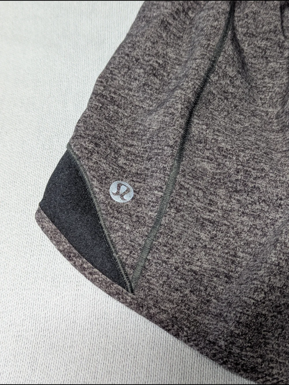 Lululemon Hotty Hot Low-Rise Lined 2.5